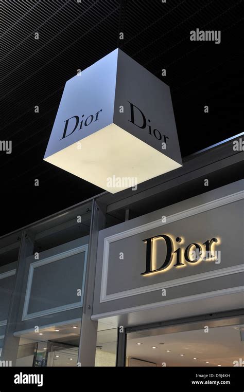 Dior boutique roissy en france